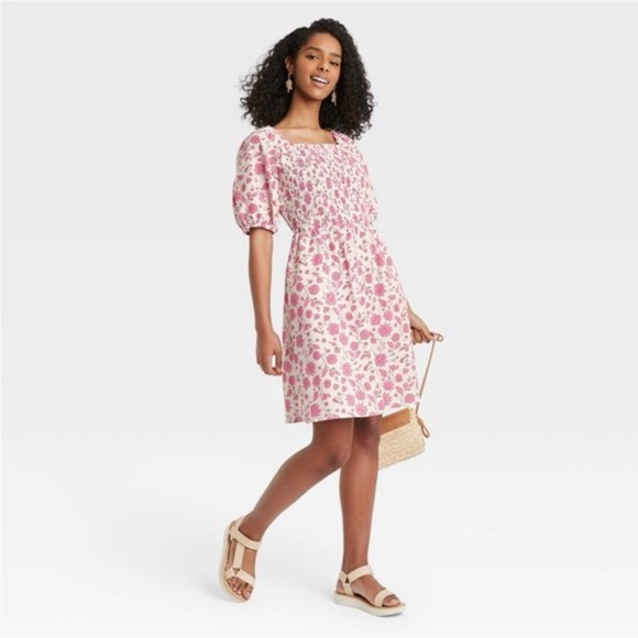 Universal Thread Dresses & Skirts - UNIVERSAL THREAD Pink Floral Smocked Babydoll Dress
